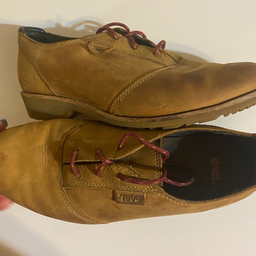 Teva Women’s 6.5 Tan Suede Waterproof sassy heel lace-up Shoes Classic Style